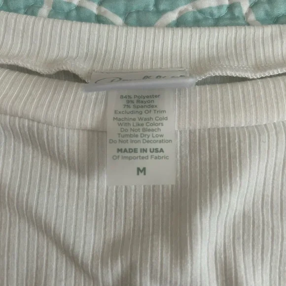 Elegant White Ribbed Bodysuit - Picture 2 of 9